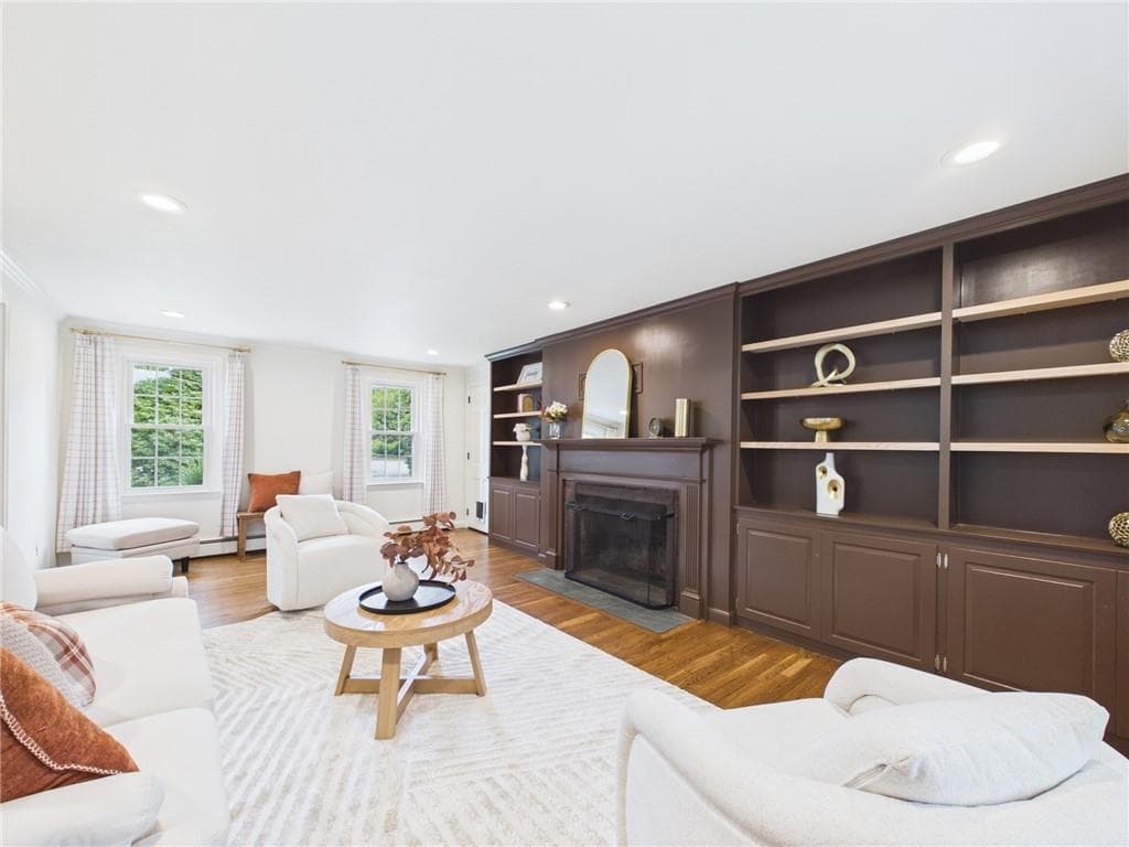 Single Family Residence at 12 Tall Pine Drive, East Greenwich, photo 6 of 48