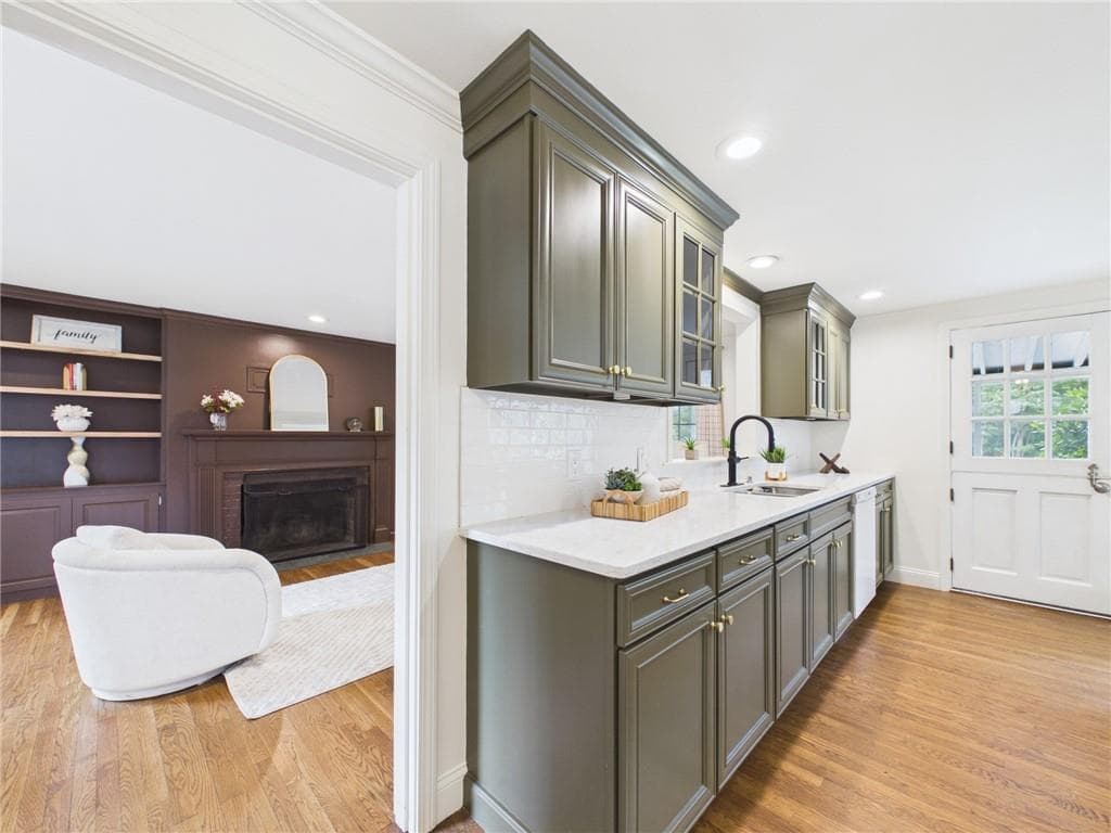 Single Family Residence at 12 Tall Pine Drive, East Greenwich, photo 17 of 48