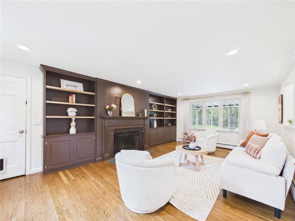 Single Family Residence at 12 Tall Pine Drive, East Greenwich, photo 5 of 48