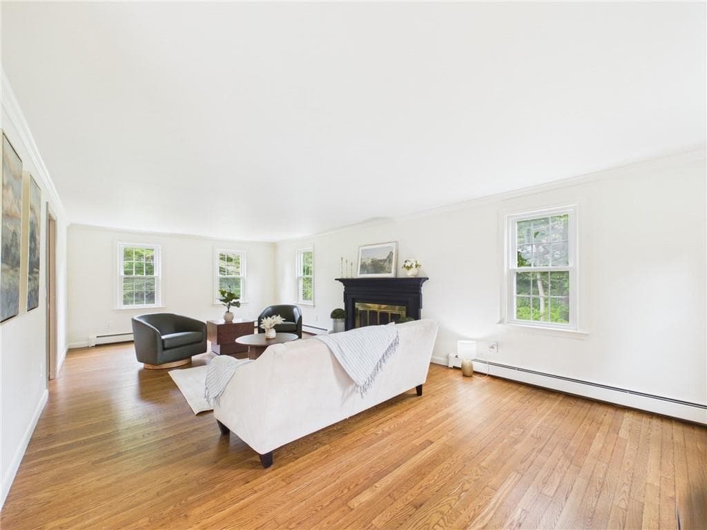 Single Family Residence at 12 Tall Pine Drive, East Greenwich, photo 9 of 48