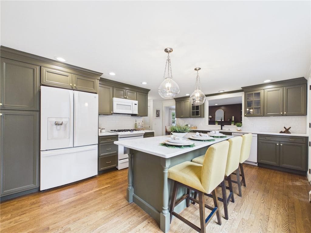 Single Family Residence at 12 Tall Pine Drive, East Greenwich, photo 15 of 48