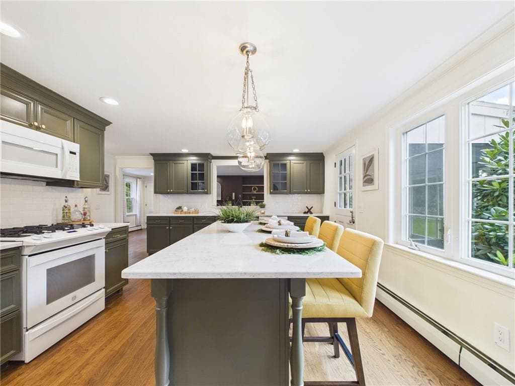 Single Family Residence at 12 Tall Pine Drive, East Greenwich, photo 19 of 48