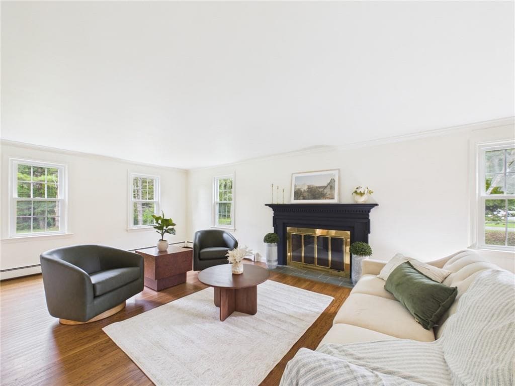 Single Family Residence at 12 Tall Pine Drive, East Greenwich, photo 8 of 48