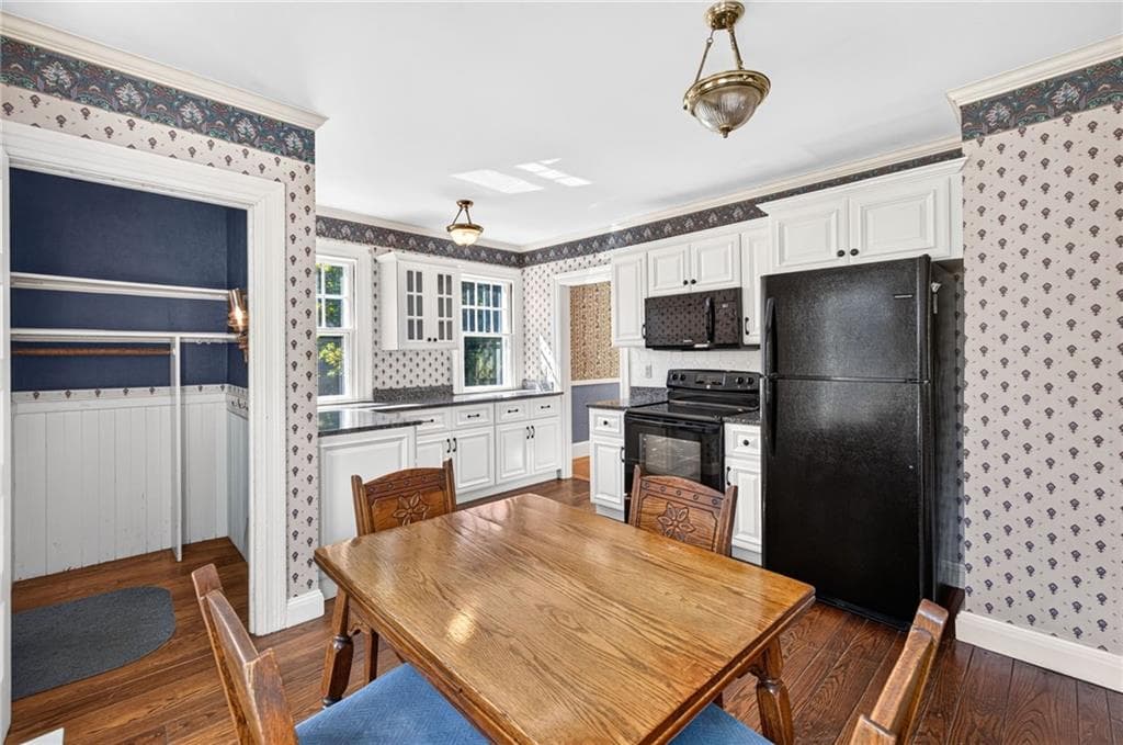 Single Family Residence at 21 Grant Street, North Attleboro, photo 9 of 26