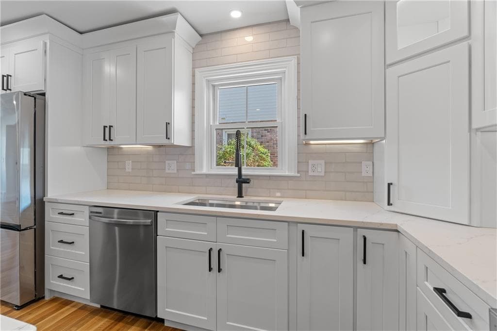 Single Family Residence at 72 Callan Street, Providence, photo 9 of 45