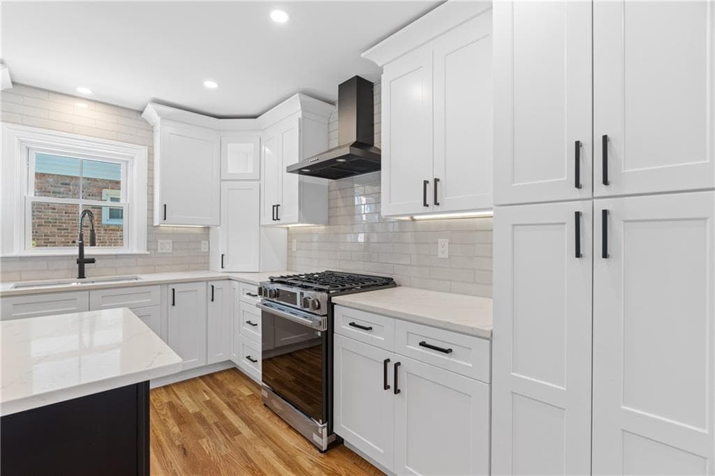 Single Family Residence at 72 Callan Street, Providence, photo 10 of 45