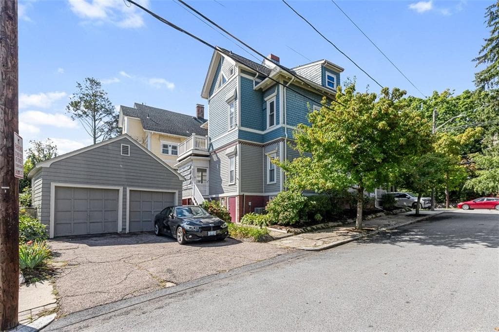 Multi Family at 229 Morris Avenue, Providence, photo 4 of 50