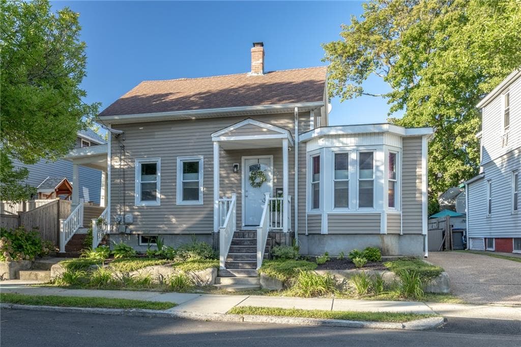 Single Family Residence at 58 Russell Avenue, East Providence, photo 2 of 32
