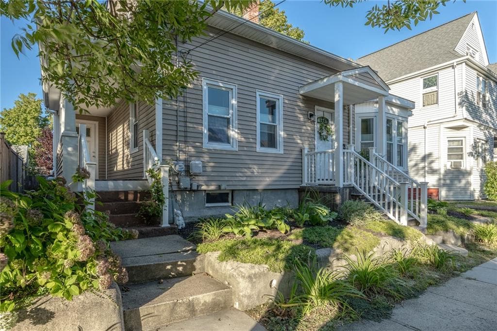 Single Family Residence at 58 Russell Avenue, East Providence, photo 4 of 32