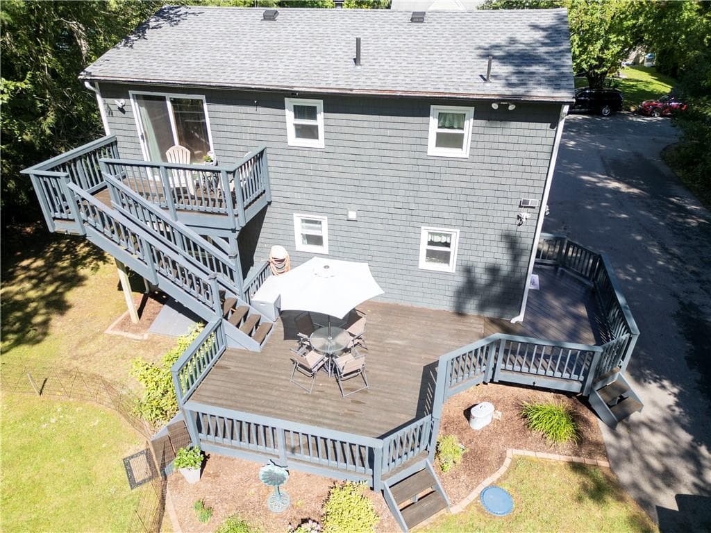 Single Family Residence at 14 Debra Drive, Richmond, photo 12 of 32