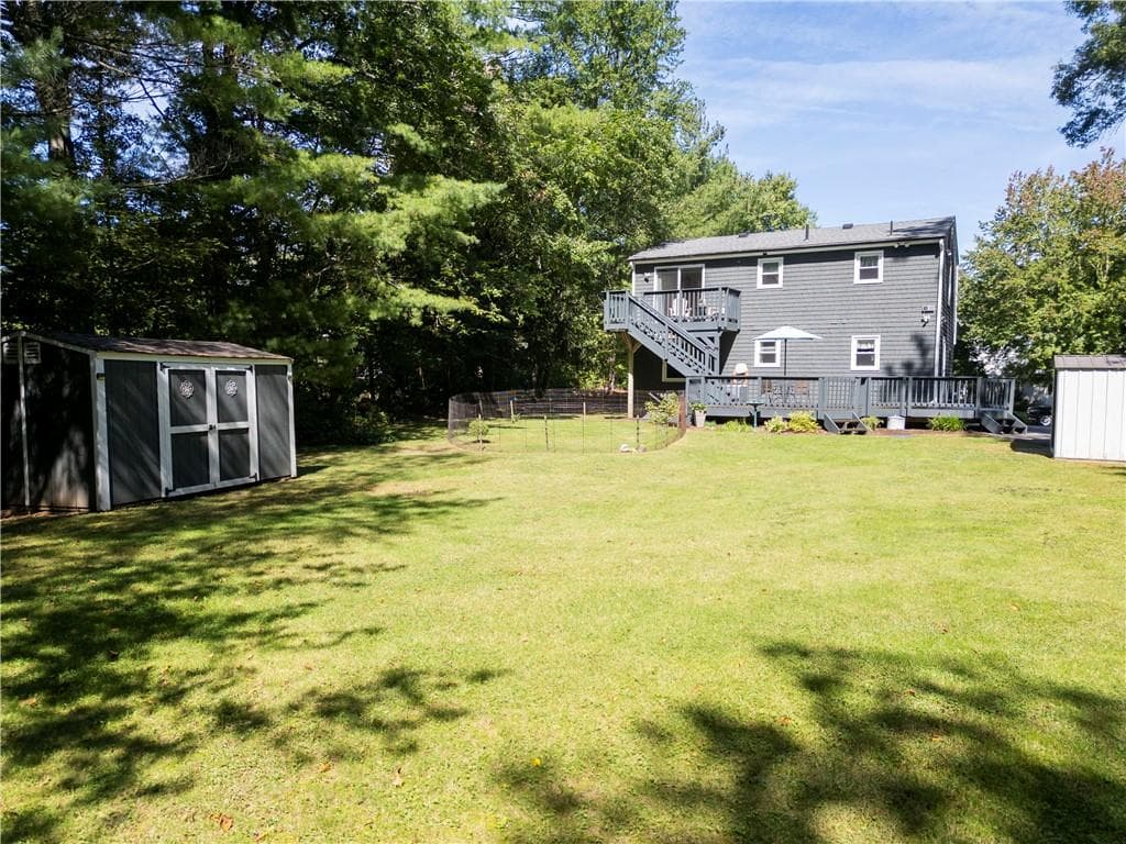 Single Family Residence at 14 Debra Drive, Richmond, photo 9 of 32