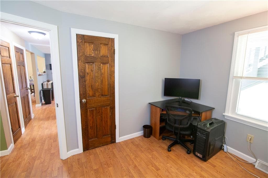 Single Family Residence at 14 Debra Drive, Richmond, photo 21 of 32
