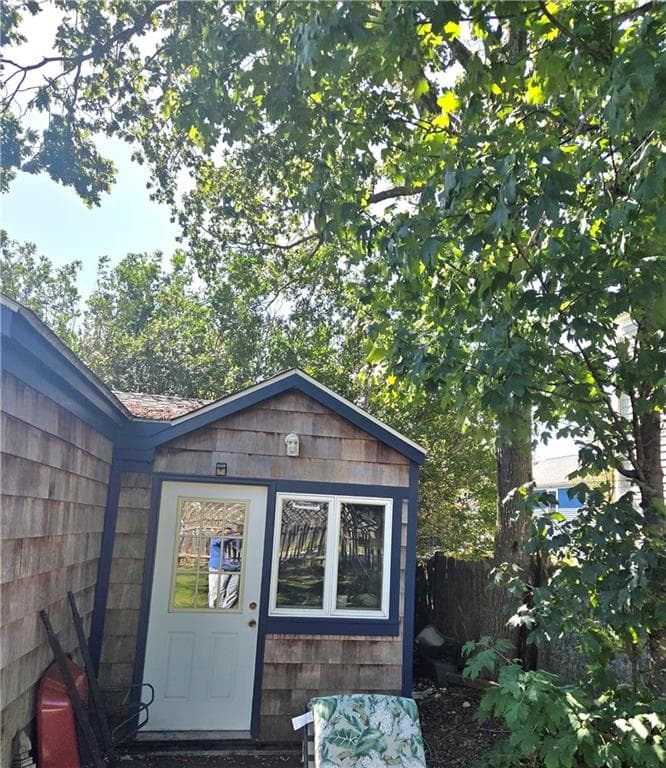 Single Family Residence at 37 Eustis Avenue, Newport, photo 27 of 34
