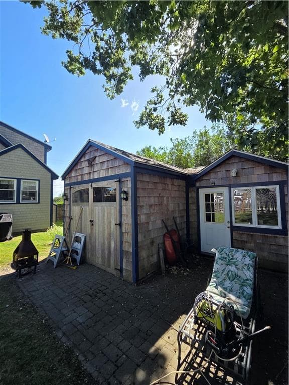 Single Family Residence at 37 Eustis Avenue, Newport, photo 28 of 34
