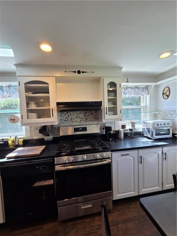 Single Family Residence at 37 Eustis Avenue, Newport, photo 15 of 34