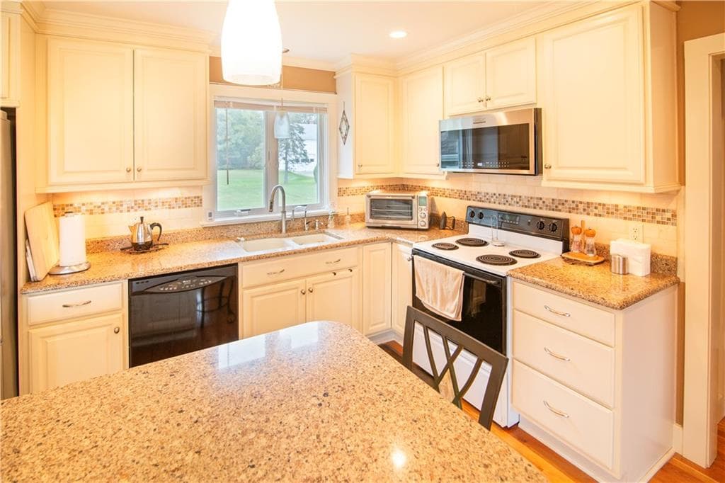 Single Family Residence at 181 Main Street, Hopkinton, photo 12 of 34