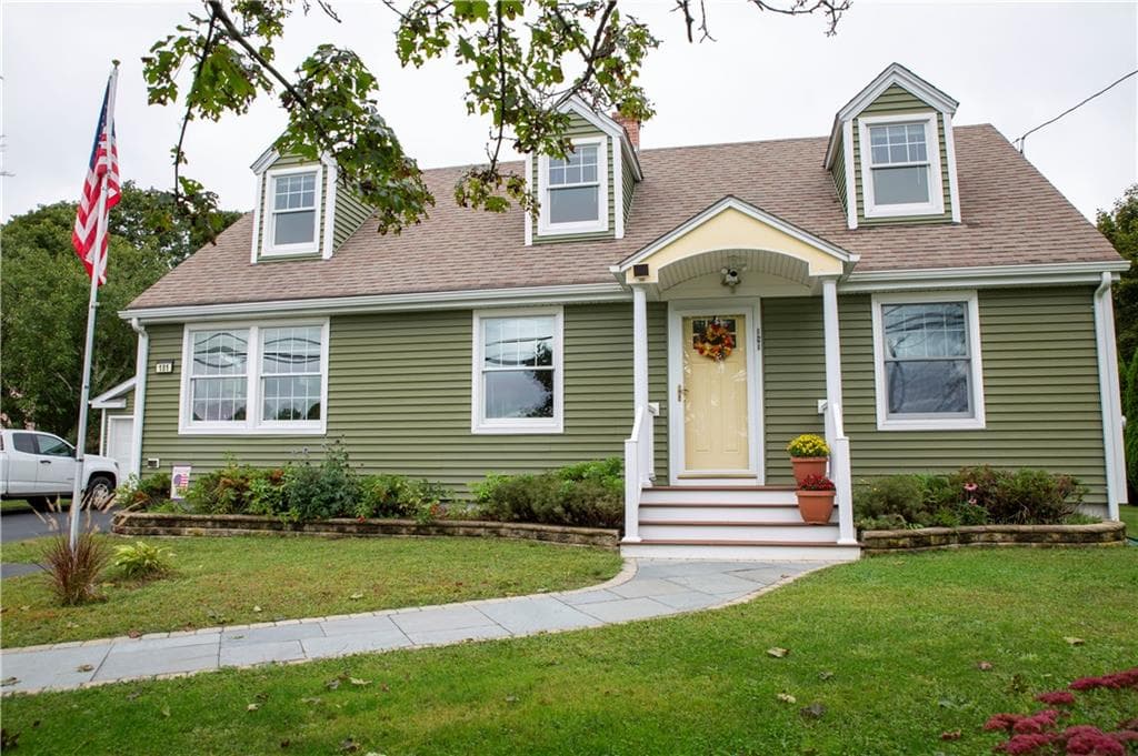Single Family Residence at 181 Main Street, Hopkinton, photo 5 of 34