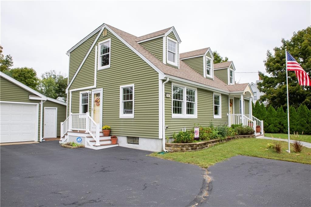 Single Family Residence at 181 Main Street, Hopkinton, photo 4 of 34