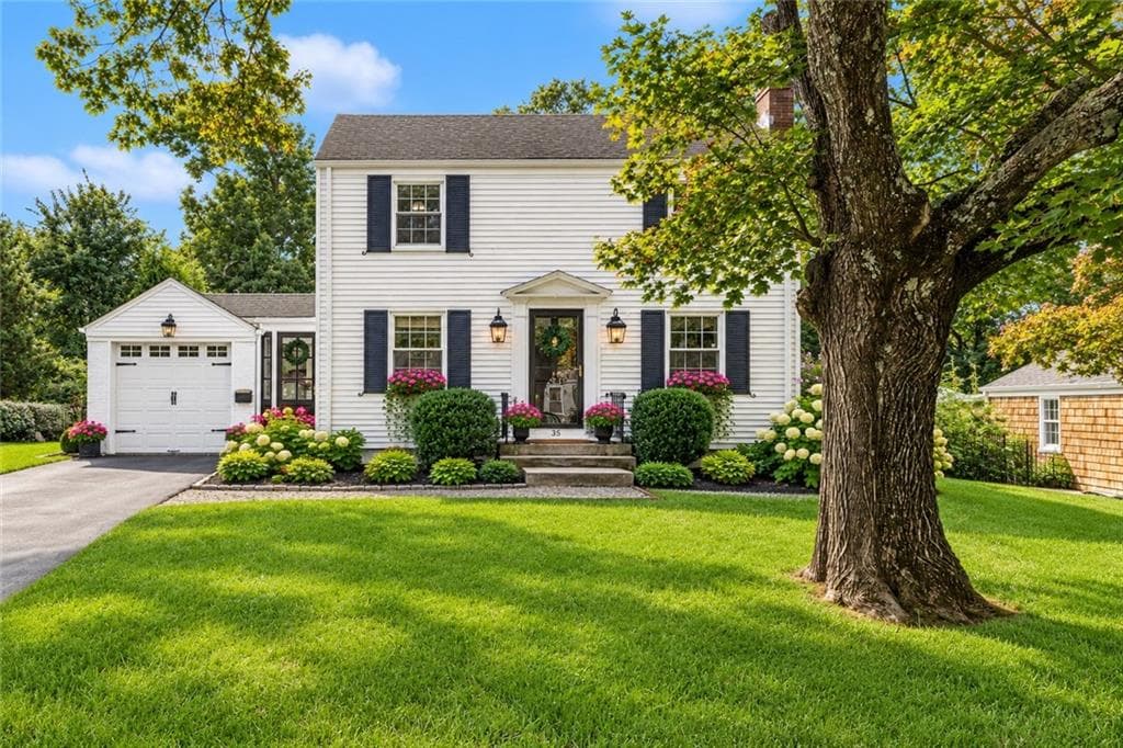 Single Family Residence at 35 Hill Top Drive, Cranston, photo 3 of 43