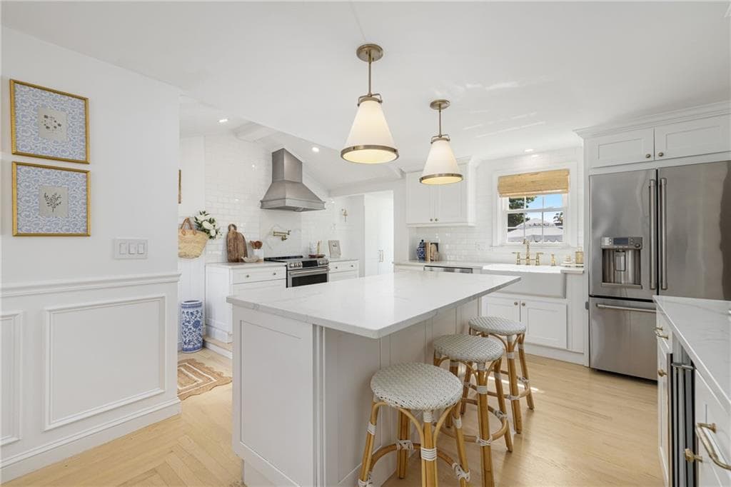 Single Family Residence at 35 Hill Top Drive, Cranston, photo 9 of 43
