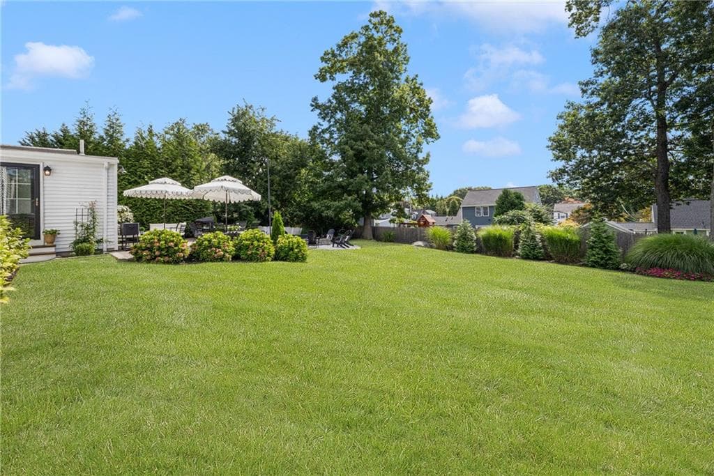 Single Family Residence at 35 Hill Top Drive, Cranston, photo 37 of 43