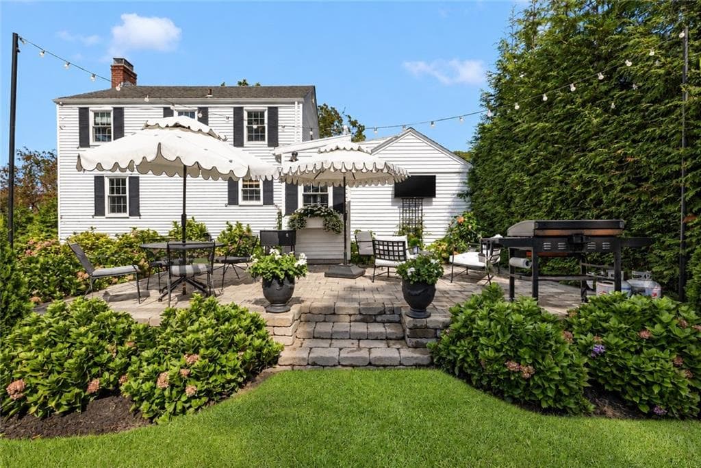 Single Family Residence at 35 Hill Top Drive, Cranston, photo 35 of 43