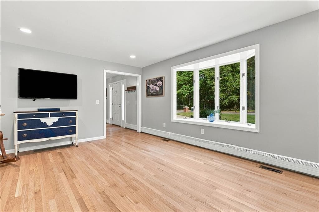 Single Family Residence at 20 Lincoln Drive, North Smithfield, photo 23 of 50