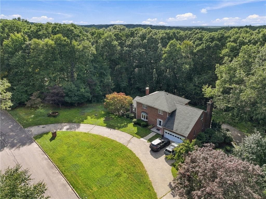 Single Family Residence at 20 Lincoln Drive, North Smithfield, photo 12 of 50
