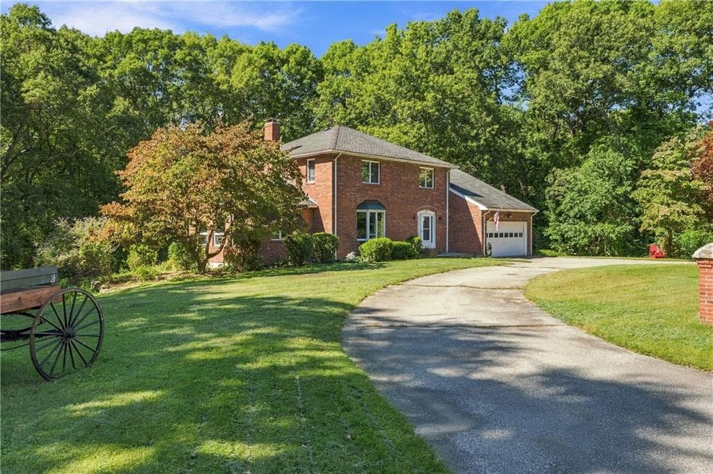 Single Family Residence at 20 Lincoln Drive, North Smithfield, photo 7 of 50