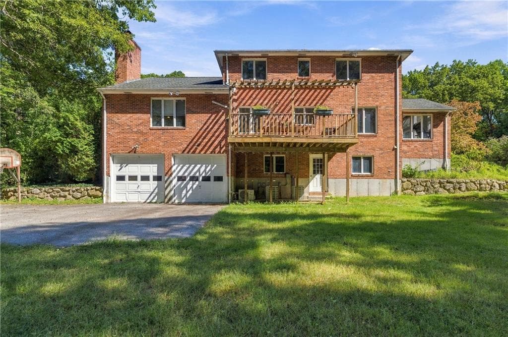 Single Family Residence at 20 Lincoln Drive, North Smithfield, photo 9 of 50