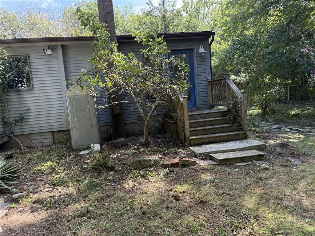 Single Family Residence at 161 E Beach Road, Charlestown, photo 5 of 29