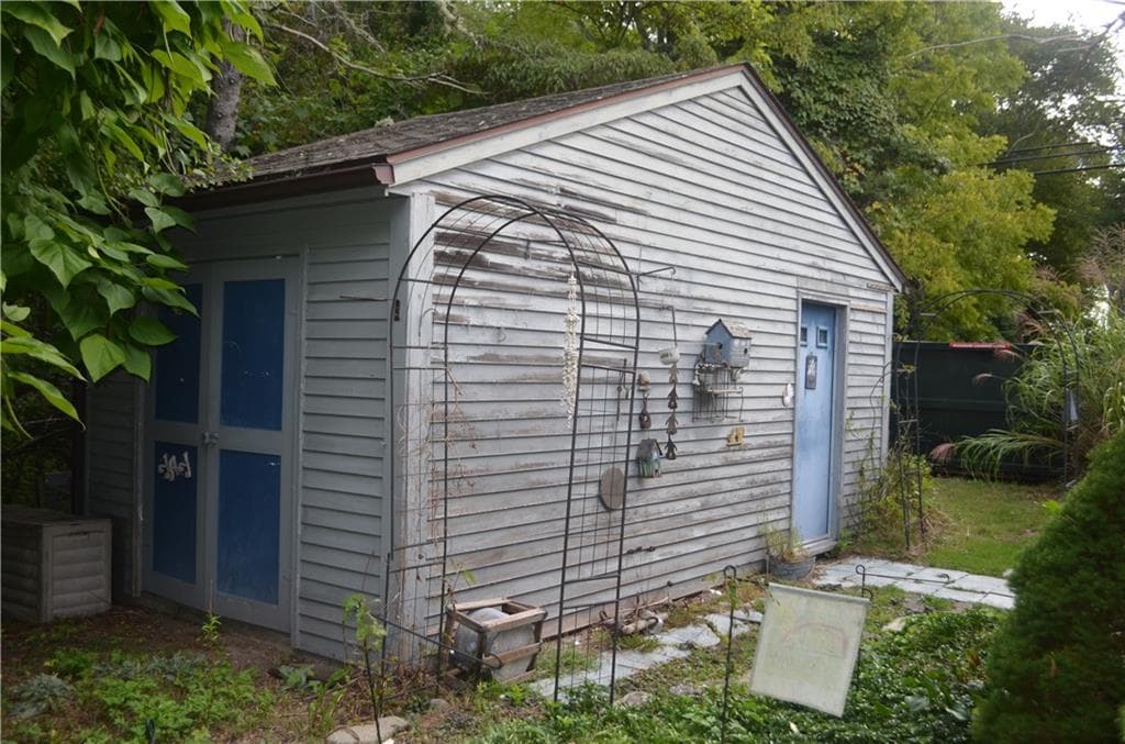 Single Family Residence at 161 E Beach Road, Charlestown, photo 10 of 29