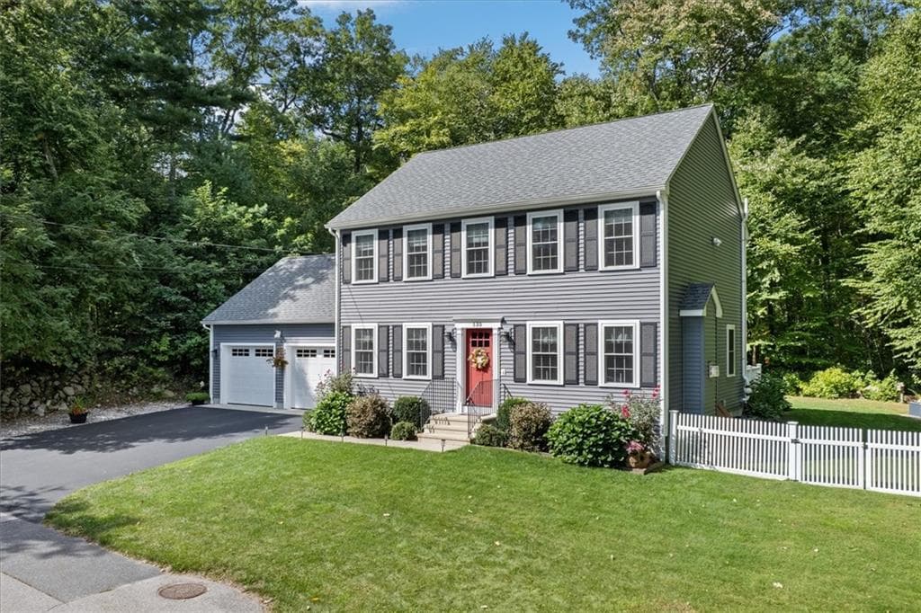 Single Family Residence at 135 North Shore Drive, Burrillville, photo 3 of 37