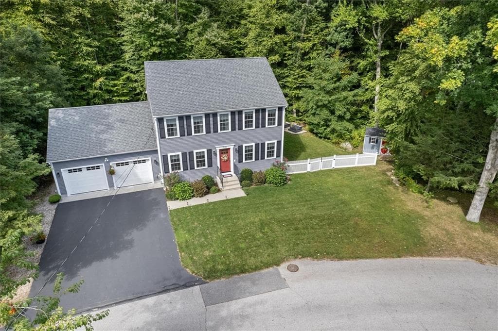 Single Family Residence at 135 North Shore Drive, Burrillville, photo 11 of 37
