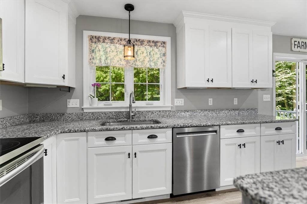 Single Family Residence at 135 North Shore Drive, Burrillville, photo 21 of 37