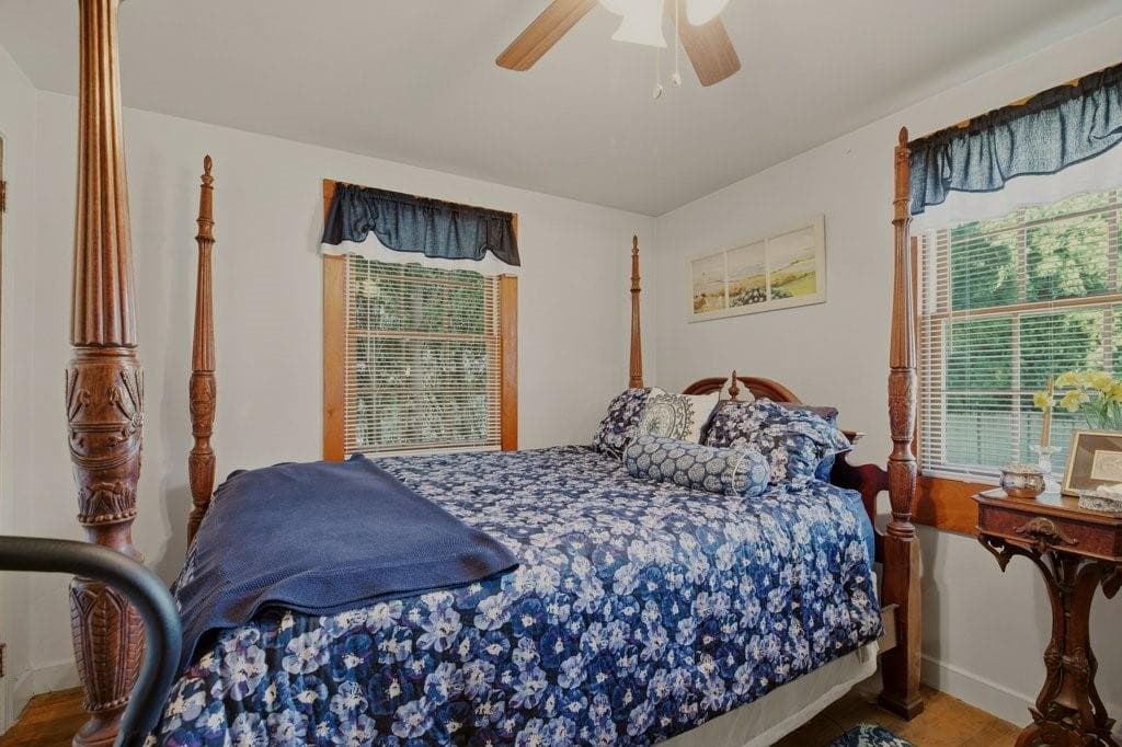 Single Family Residence at 165 Mill Lane, Portsmouth, photo 16 of 45