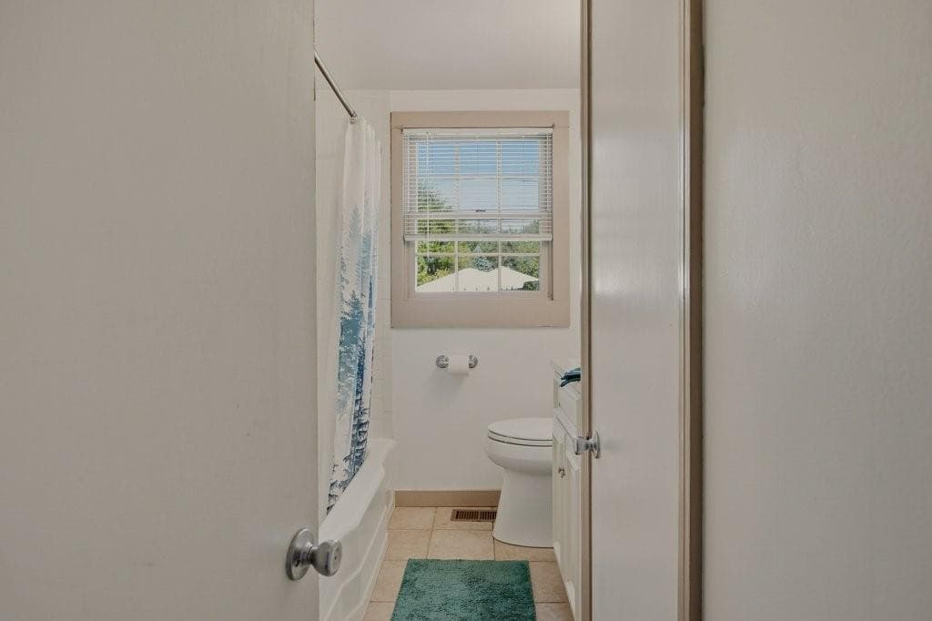 Single Family Residence at 165 Mill Lane, Portsmouth, photo 22 of 45