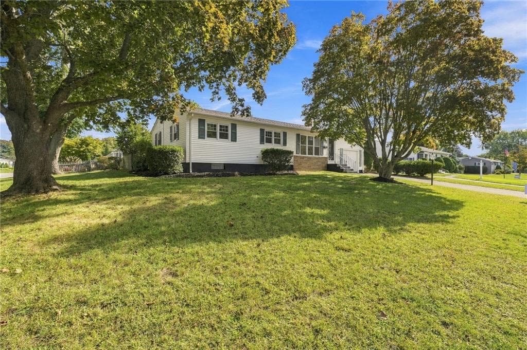 Single Family Residence at 62 Drybrook Road, Warwick, photo 2 of 39