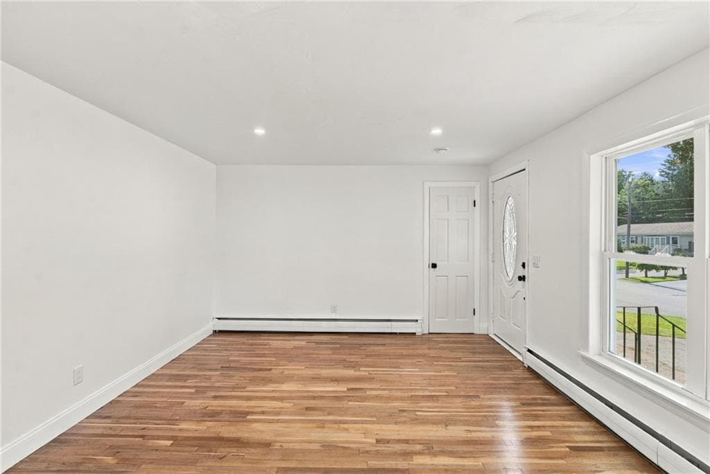Single Family Residence at 62 Drybrook Road, Warwick, photo 6 of 39