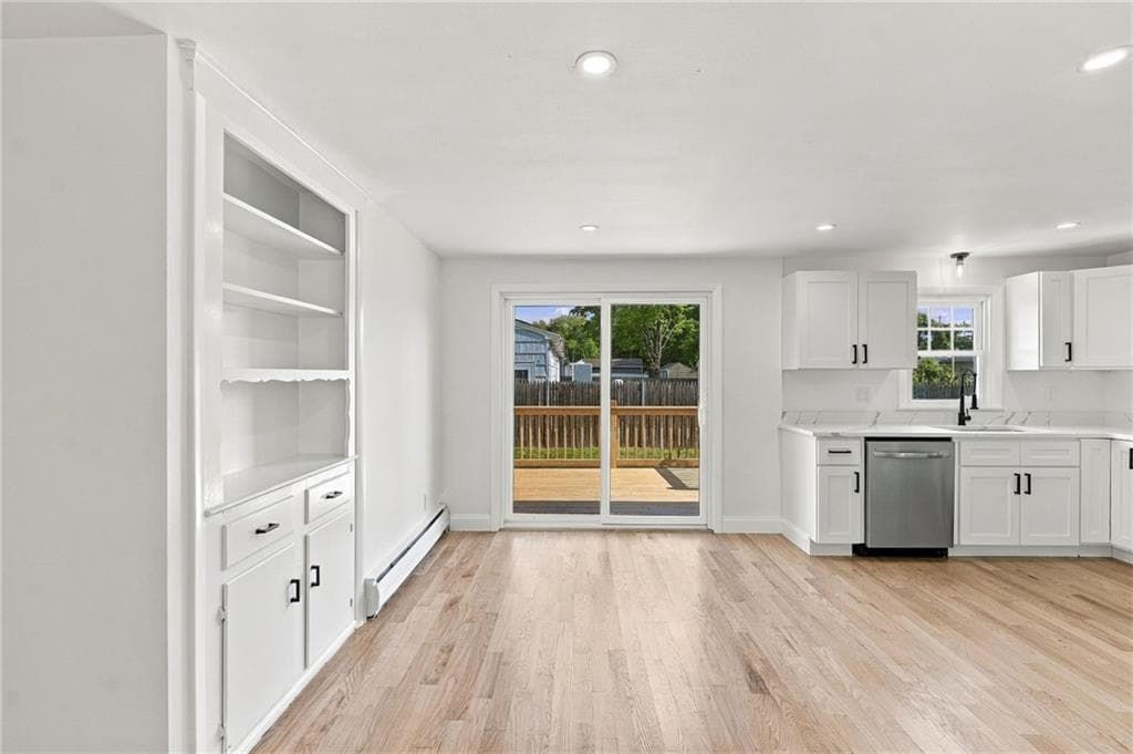 Single Family Residence at 62 Drybrook Road, Warwick, photo 8 of 39