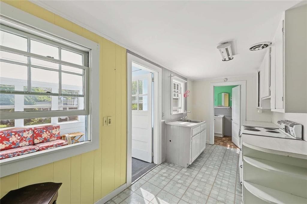 Single Family Residence at 44 Kilburn Street, Charlestown, photo 28 of 47