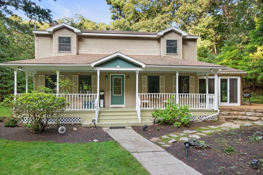Single Family Residence at 2075 Division Road, East Greenwich, photo 23 of 25