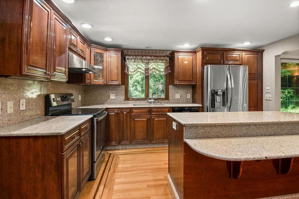 Single Family Residence at 2075 Division Road, East Greenwich, photo 3 of 25