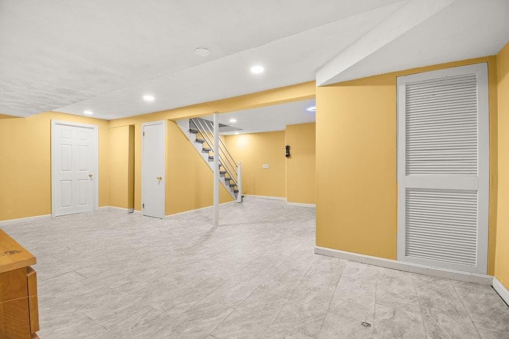 Single Family Residence at 2075 Division Road, East Greenwich, photo 18 of 25