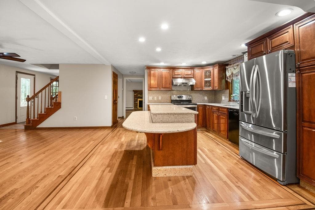 Single Family Residence at 2075 Division Road, East Greenwich, photo 4 of 25