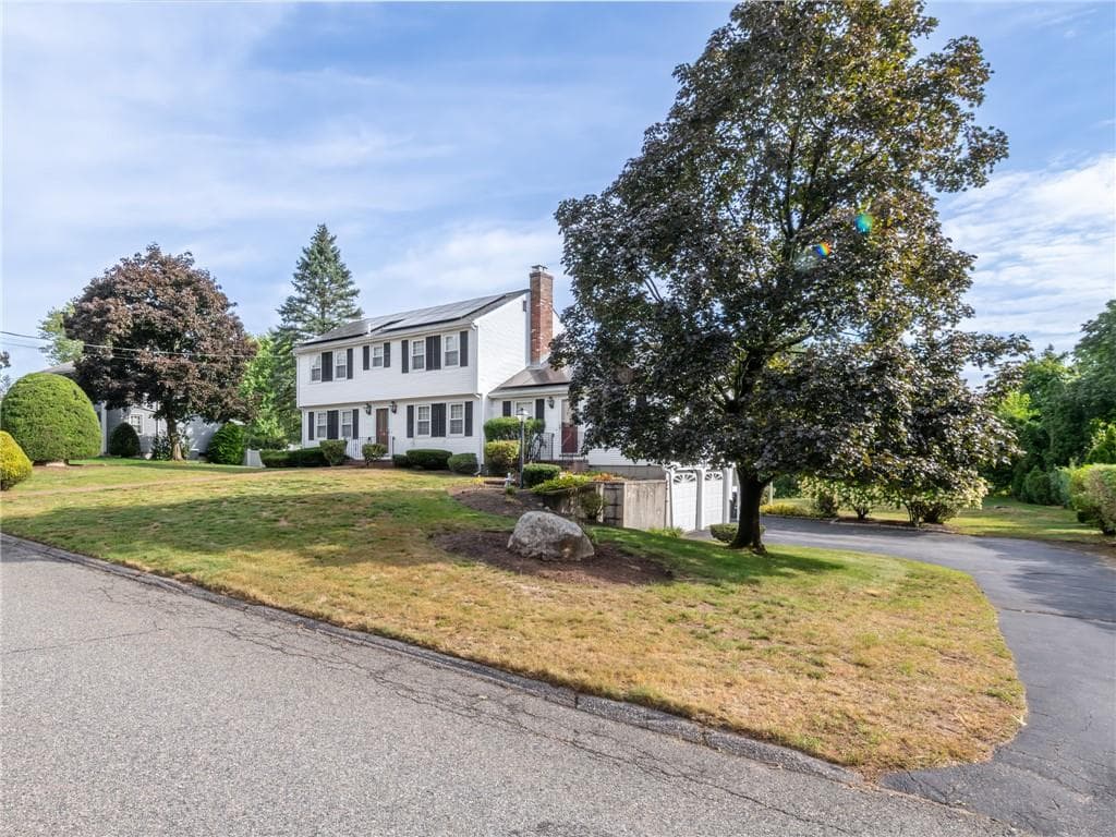 Single Family Residence at 3 Barn Drive, Cumberland, photo 2 of 40