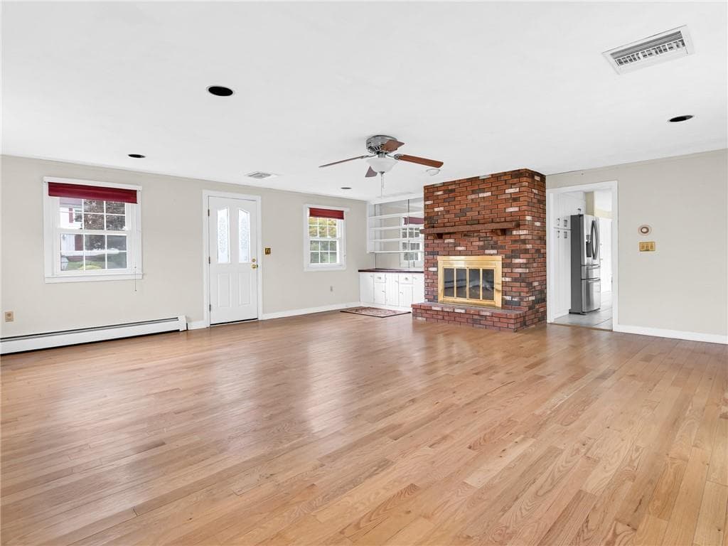 Single Family Residence at 3 Barn Drive, Cumberland, photo 13 of 40