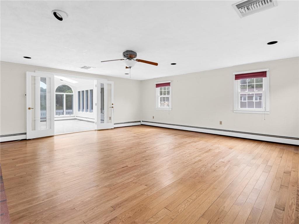 Single Family Residence at 3 Barn Drive, Cumberland, photo 16 of 40