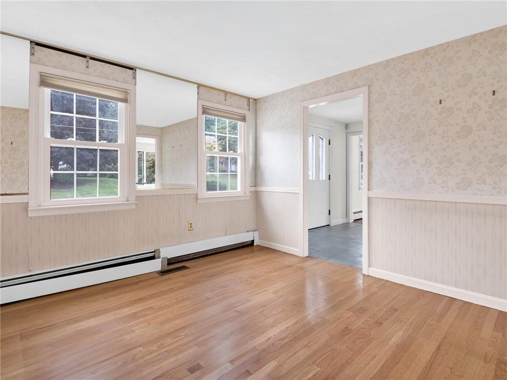 Single Family Residence at 3 Barn Drive, Cumberland, photo 22 of 40