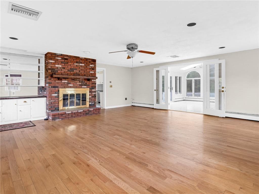 Single Family Residence at 3 Barn Drive, Cumberland, photo 14 of 40